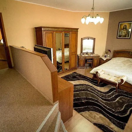 Casa Mona Homestay *
